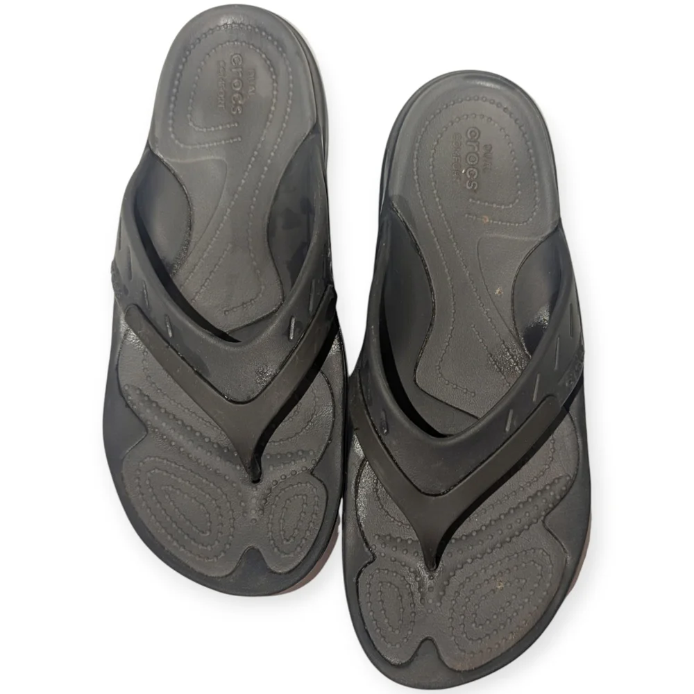 Crocs size 9M/11W Unisex Black Flip Flop Thong Sandals